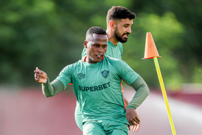 Feyenoord negocia a contratação de Jhon Arias, destaque do Fluminense, diz portal holandês