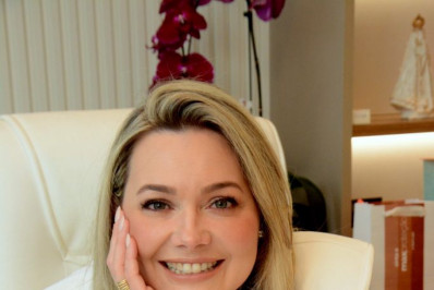 Andréa Sampaio - Cuidados com tatuagens e cicatrizes no verão: proteção e saúde da pele