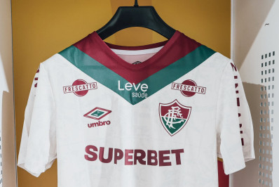 Fluminense renova contrato com patrocinador por mais dois anos