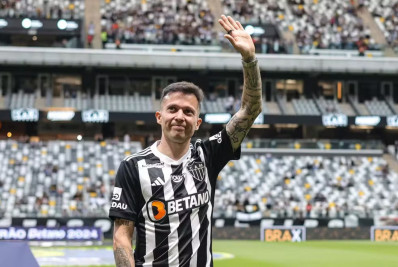 Ex-atacante da Seleção revela que rejeitou proposta do Flamengo antes de voltar ao Brasil