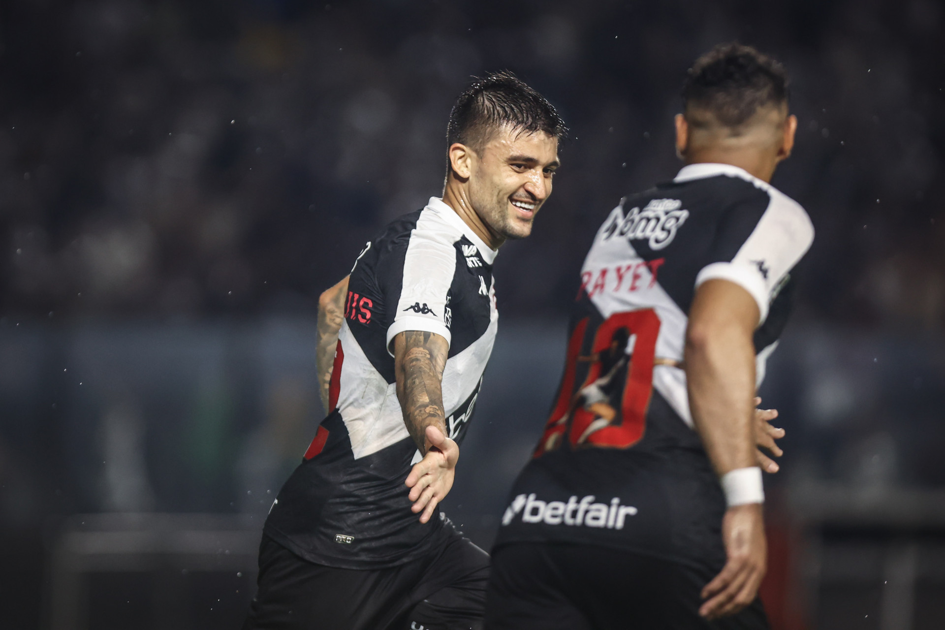 Victor Lu&iacute;s foi titular do Vasco na vit&oacute;ria contra o Maric&aacute; - Dikran Sahagian/Vasco
