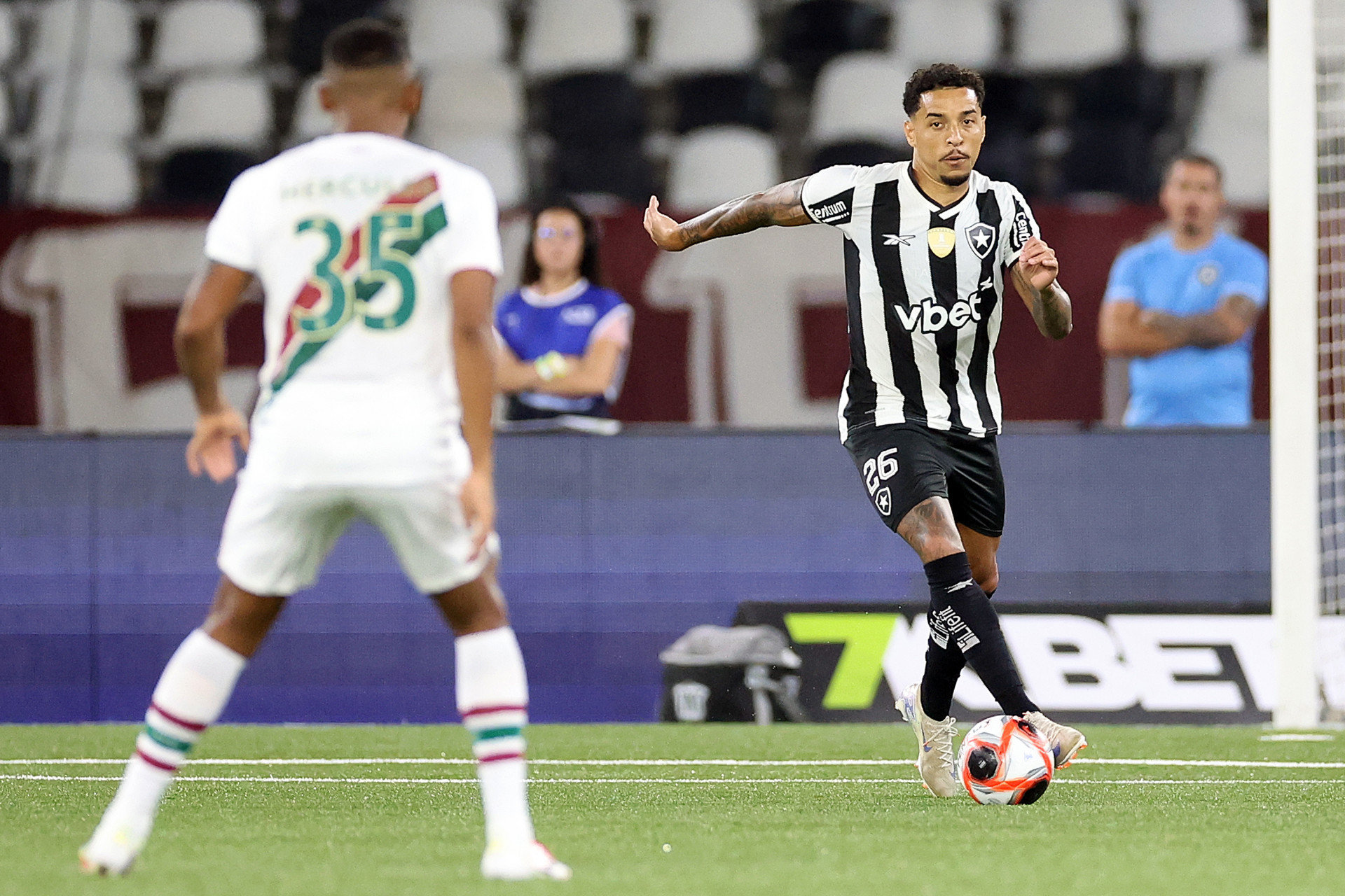 Botafogo x Fluminense no Estádio Nilton Santos - Vítor Silva/Botafogo