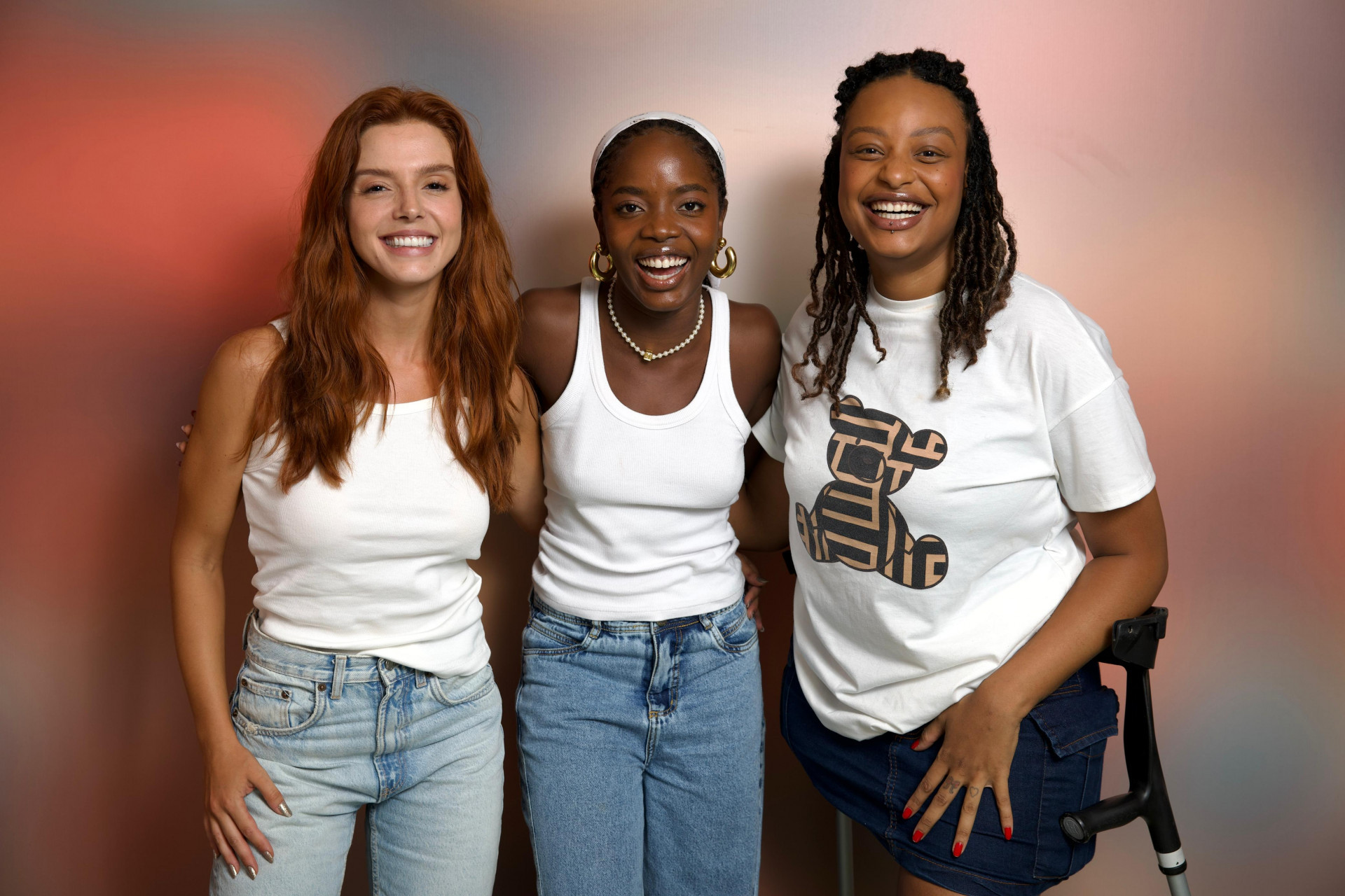 Giovanna Lancellotti, Clara Moneke e Haonê Thinar
 - Manoella Mello / TV Globo