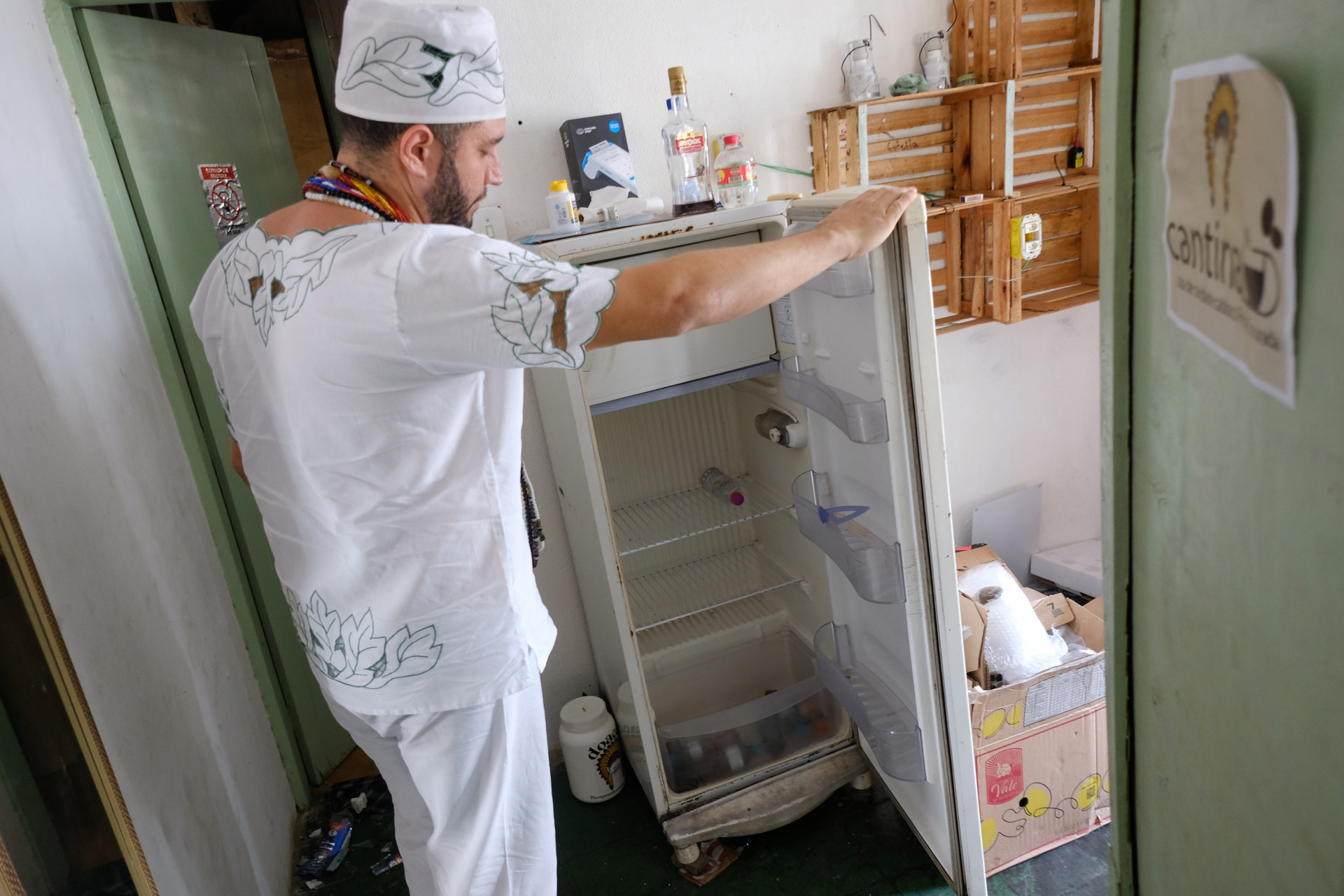 Casa de Caridade Caboclo Pena Dourada foi depredada na última segunda (27) - Pedro Teixeira/Agência O Dia                                                                                                                                                                                                                   