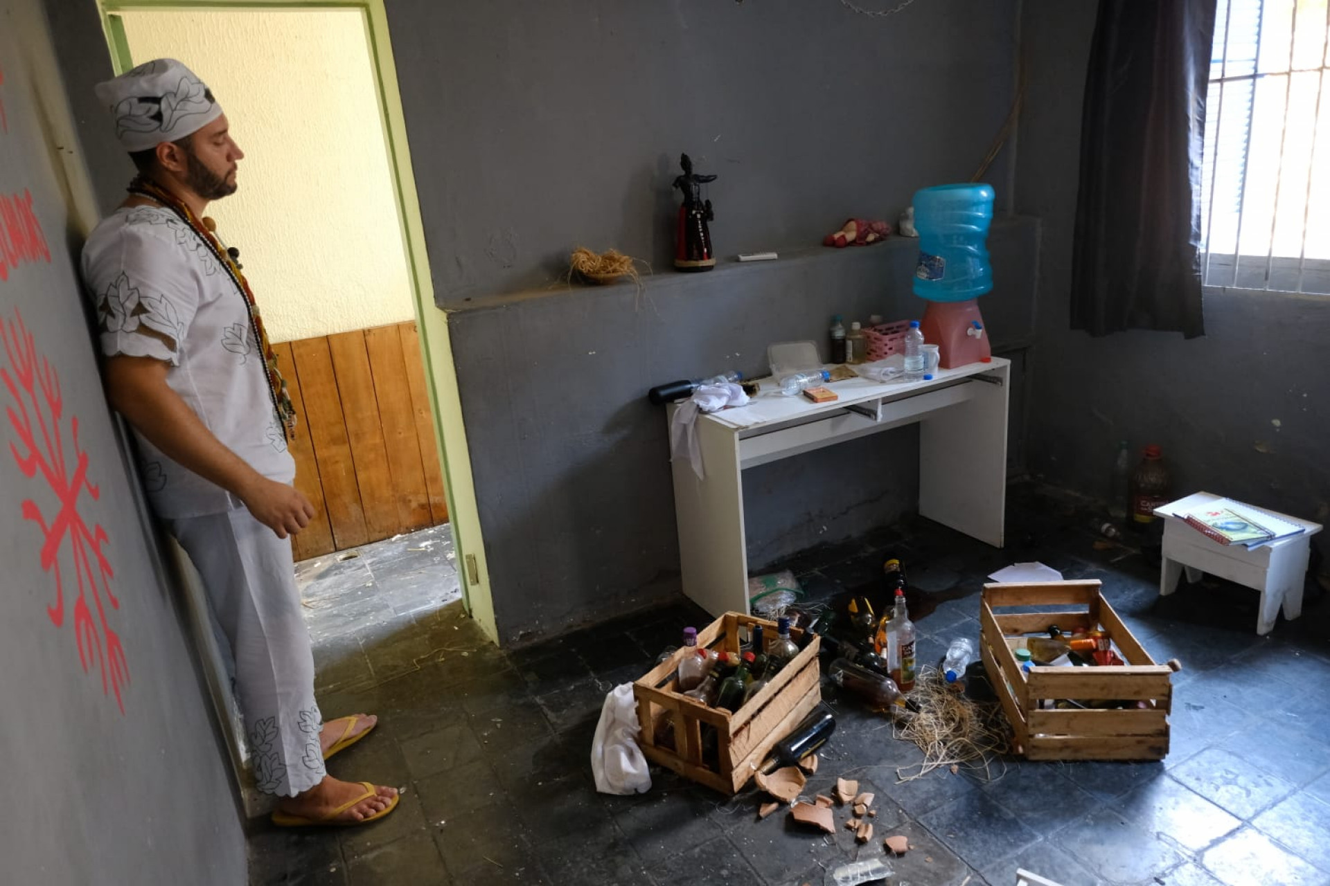 Casa de Umbanda foi invadida e destruída no Maracanã - Pedro Teixeira/Agência O DIA