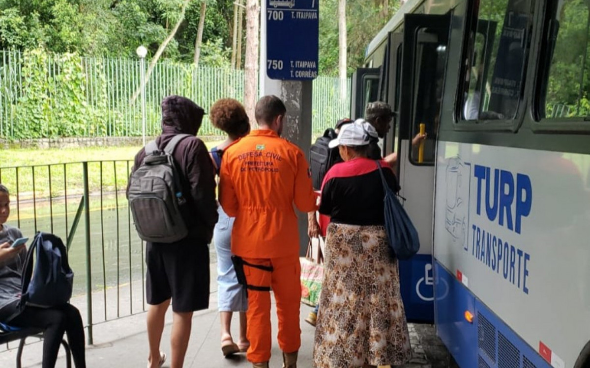 Ação de conscientização no Terminal Corrêas