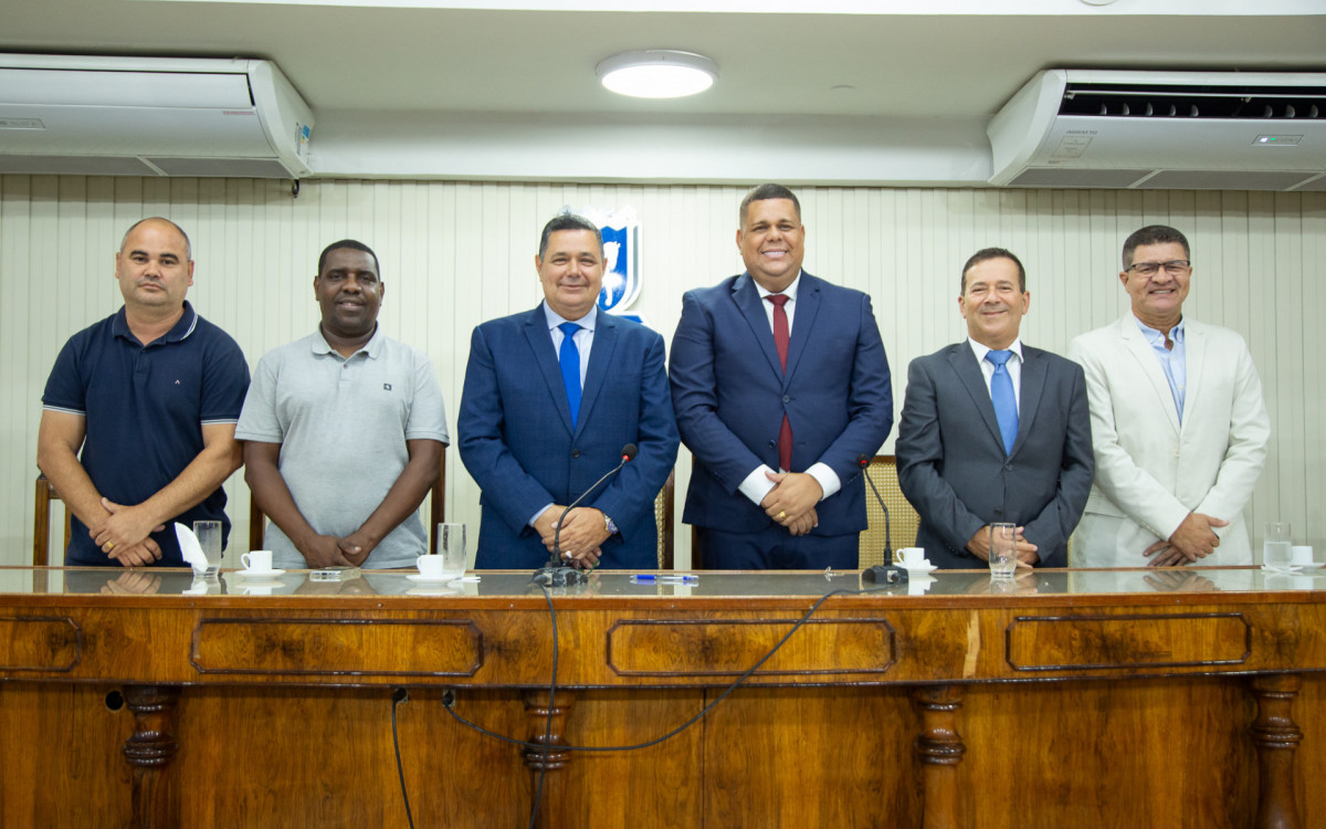 Leone toma posse como vereador na C&acirc;mara de Duque de Caxias - Art V&iacute;deo/ Victor Hugo/Divulga&ccedil;&atilde;o