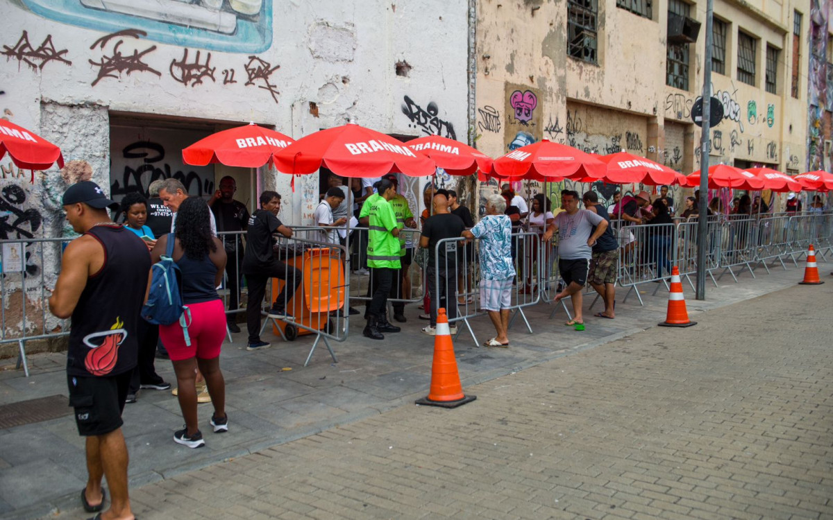 Ambulantes poder&atilde;o, entre os dias 13 e 17 de fevereiro, deixar os filhos abrigados em escola durante o Carnaval