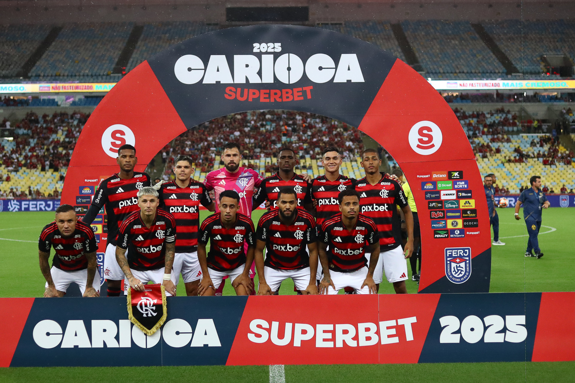 Flamengo foi a campo com reservas para duelo com o Sampaio Corr&ecirc;a
 - Gilvan de Souza/Flamengo