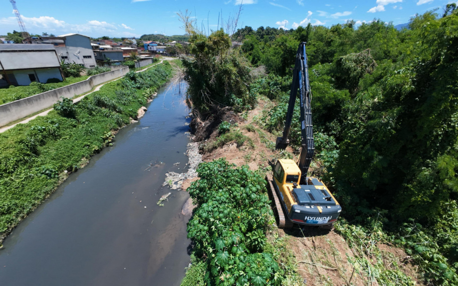 Rio Botas alcançou 5,4 metros em Nova Iguaçu, na tarde de quarta-feira (30)  - Divulgação