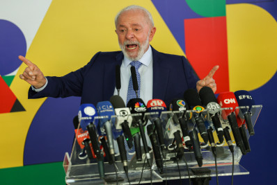 Lula afirma que Petrobras é quem decide reajuste de combustível