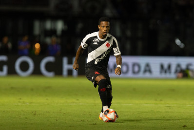 Vasco confirma lesão no joelho direito de Tchê Tchê; saiba mais
