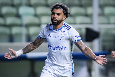Gabigol faz hat-trick em vitória do Cruzeiro e se declara: 'Coração está azul'