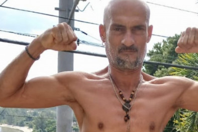 Bombeiros procuram homem desaparecido após temporal em Belford Roxo