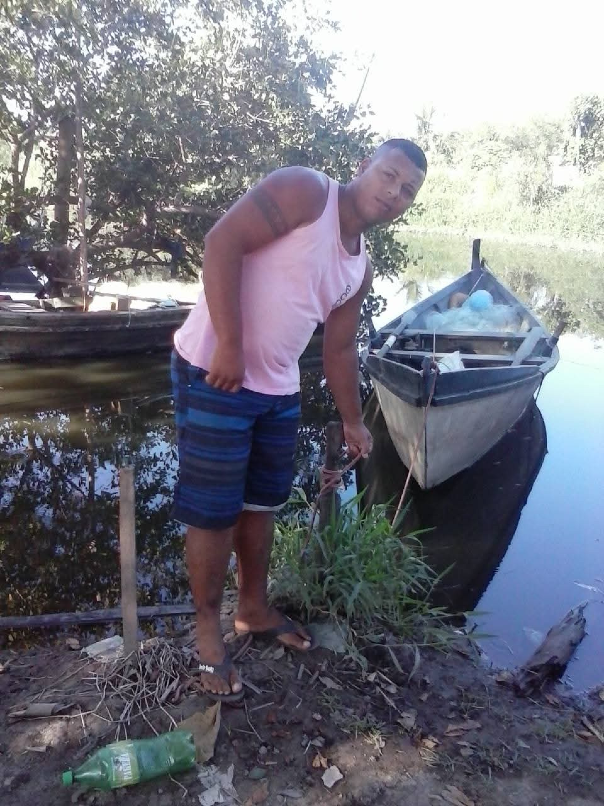 Carlos Antônio da Silva está internado no Hospital Municipalizado Adão Pereira Nunes após ser baleado