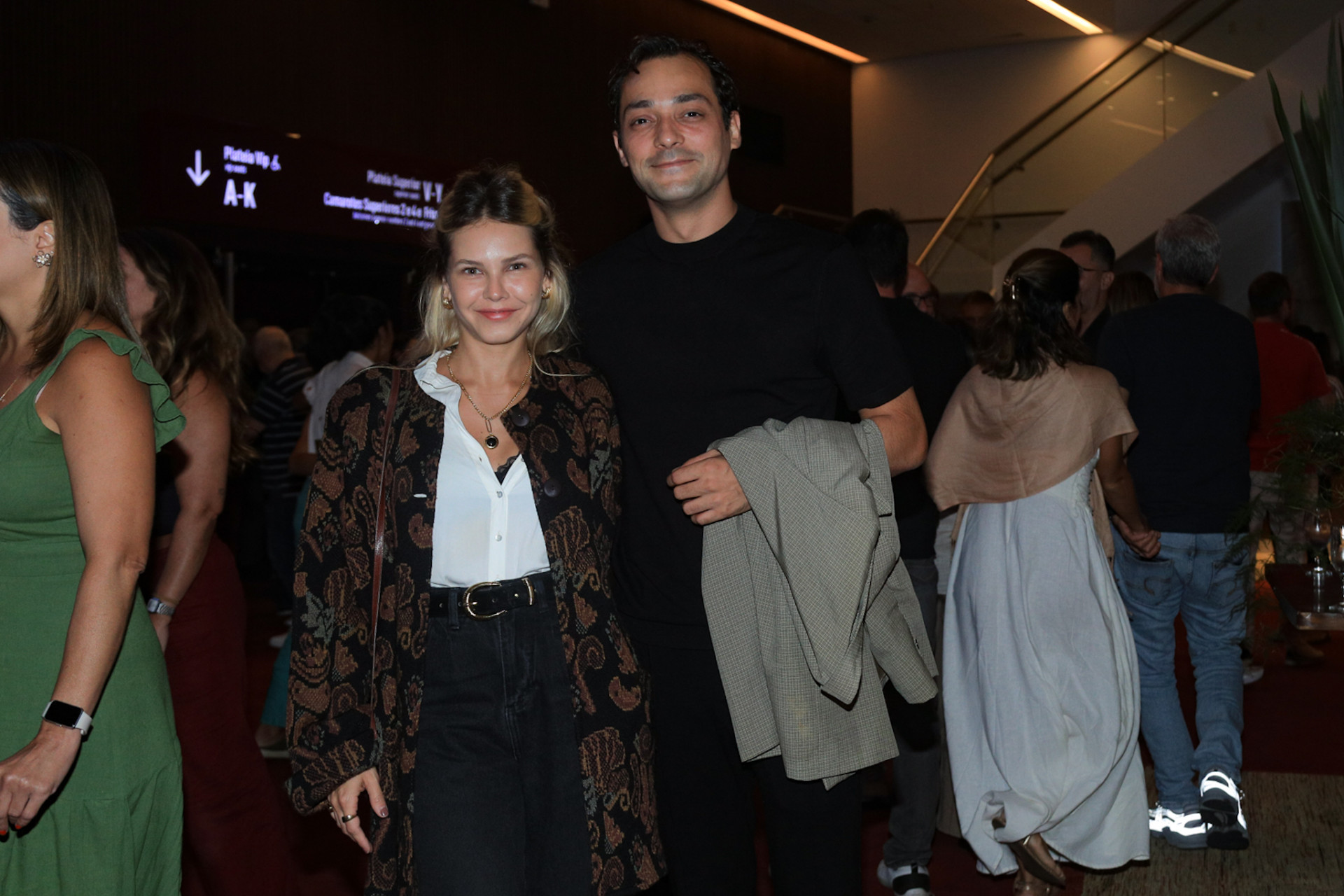 Eduardo Sterblitch e Louise D'Tuani - Victor Chapetta / Agnews