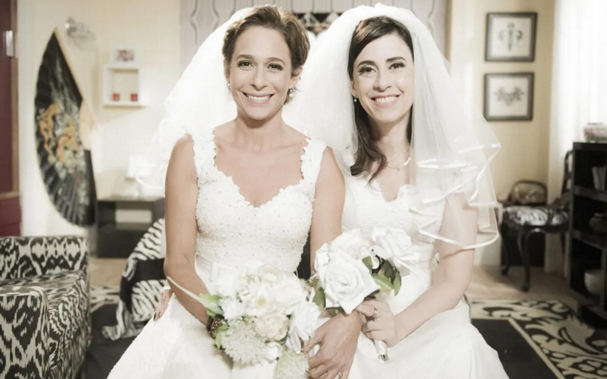 Fernanda Torres e Andr&eacute;a Beltr&atilde;o como F&aacute;tima e Sueli em 'Tapas & Beijos' - Caiu&aacute; Franco / TV Globo