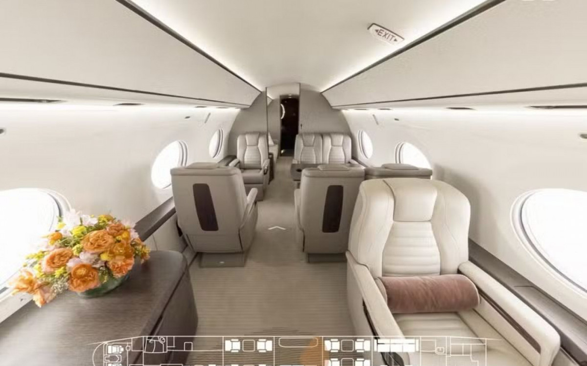 Avião que trouxe Neymar ao Brasil é avaliado em quase R$ 500 milhões