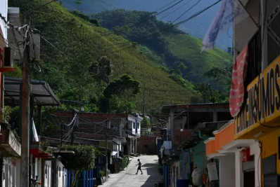 Venezuela inicia ação militar na fronteira com a Colômbia