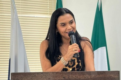 Prefeita e vice têm mandatos cassados, mas permanecem nos cargos