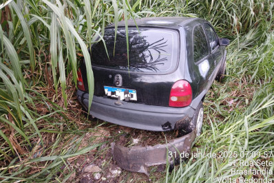 Homem morre após ser atingido por tiros com o carro em movimento