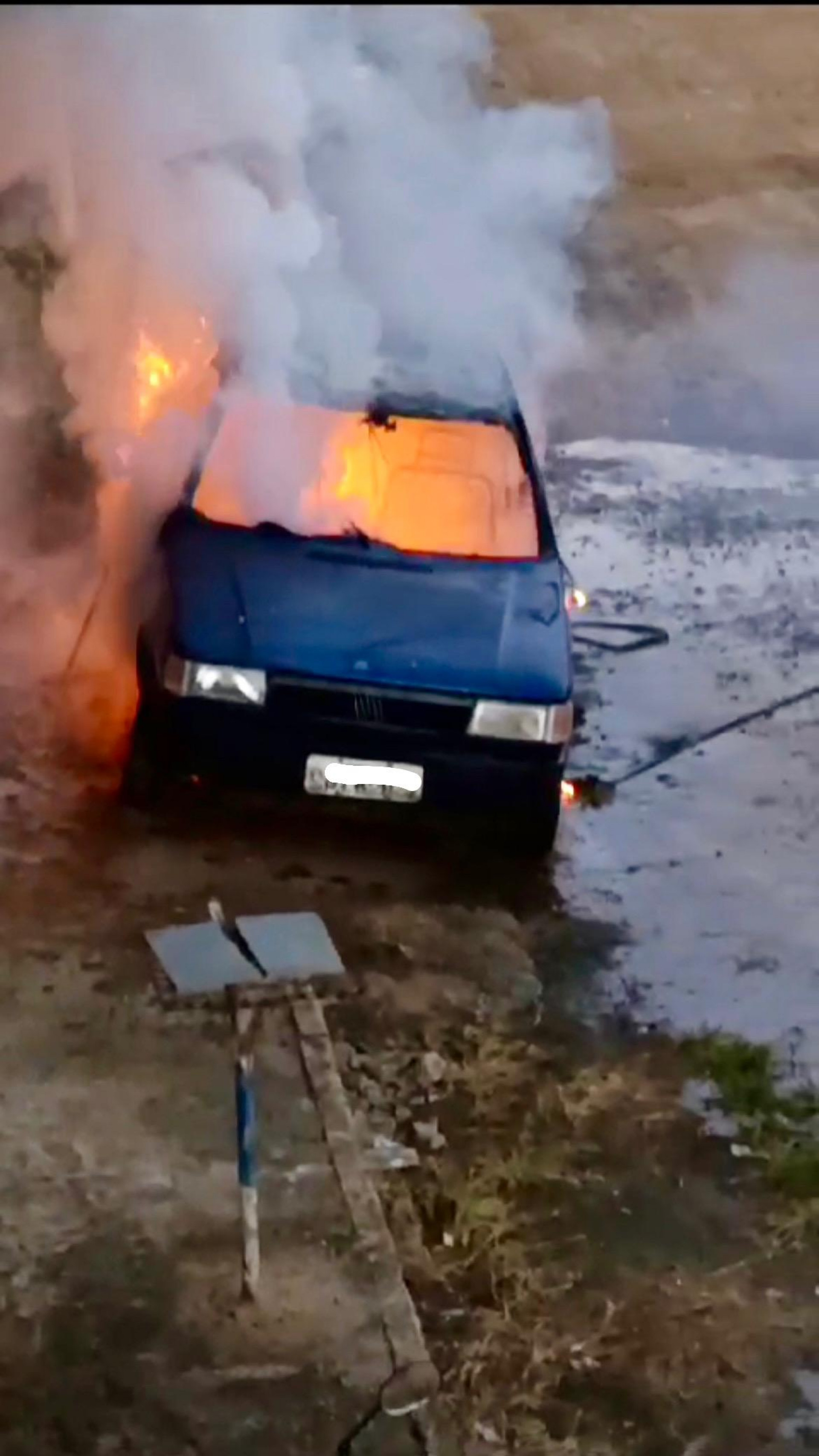 O Uno em chamas no Bairro Matadouro, Itaperuna-RJ