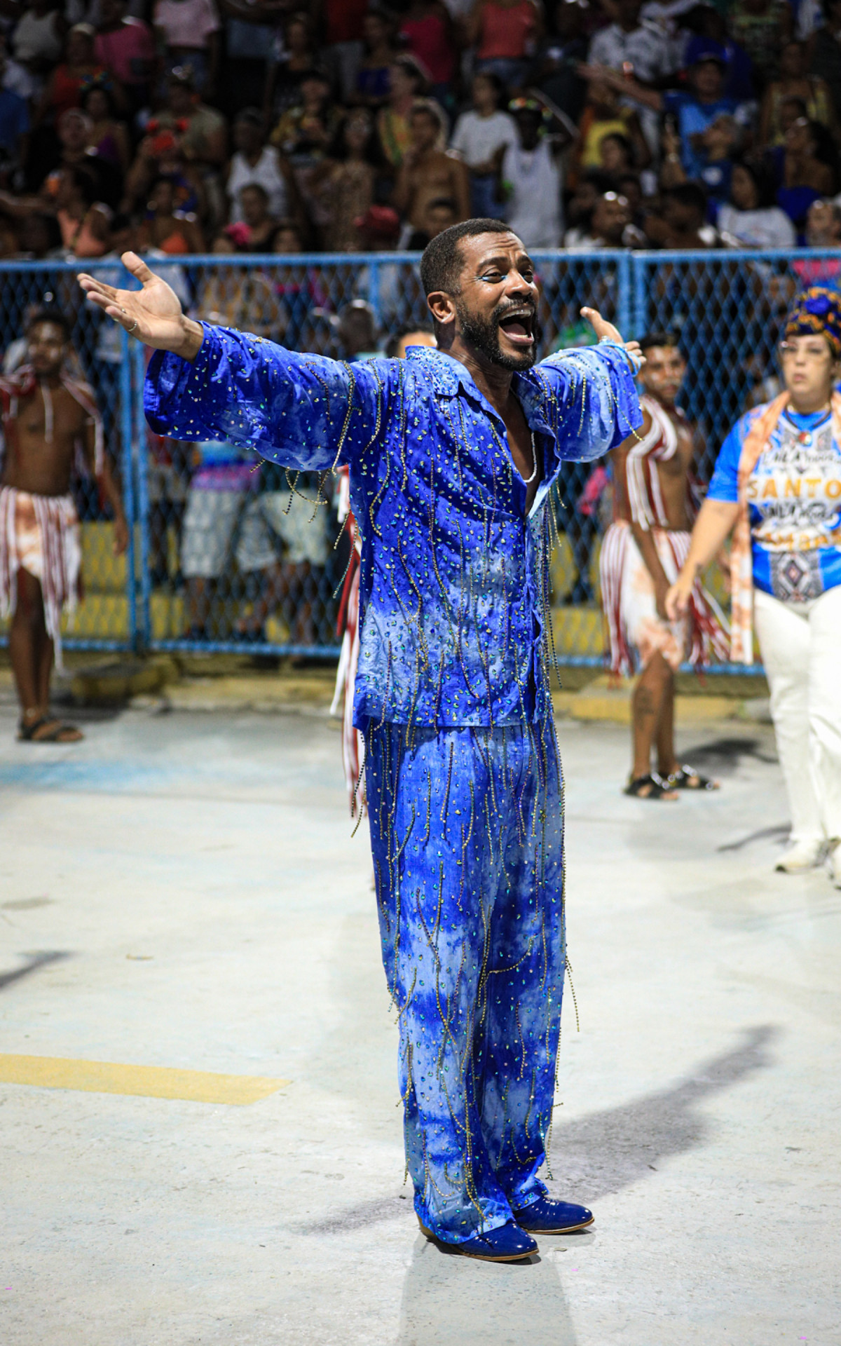 Samuel de Assis caiu no samba no ensaio técnico da Beija-Flor 