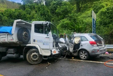 Mulheres e adolescente morrem em acidente entre caminhão e carros em Angra dos Reis