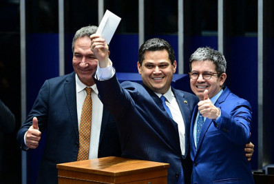 Nova Mesa Diretora do Senado é eleita por aclamação