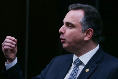 Pacheco se despede da presidência do Senado e cita defesa da democracia como legado