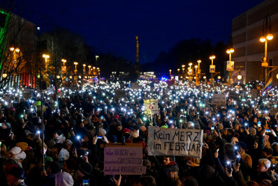 Manifestação contra extrema direita reúne quase 200 mil pessoas em Berlim