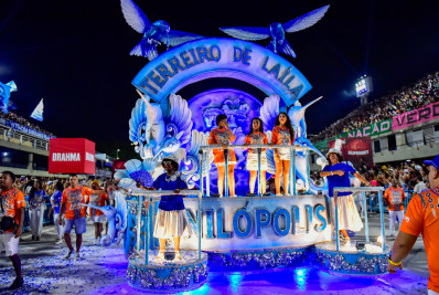 Em noite com Tuiuti, Beija-Flor e Mangueira, Sapucaí recebe 58 mil pessoas