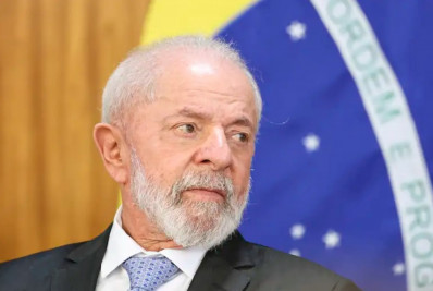 Lula diz que governo está à disposição das autoridades após desabamento de teto em igreja na BA