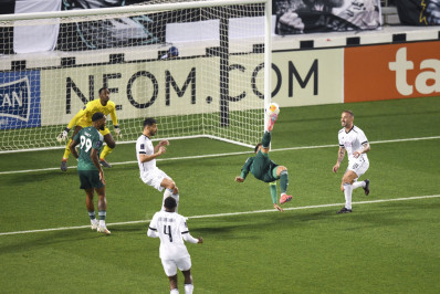 Vídeo: Firmino anota golaço de bicicleta em vitória na Liga dos Campeões da Ásia