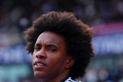 Clube da Inglaterra encaminha o retorno de ex-meia da seleção brasileira