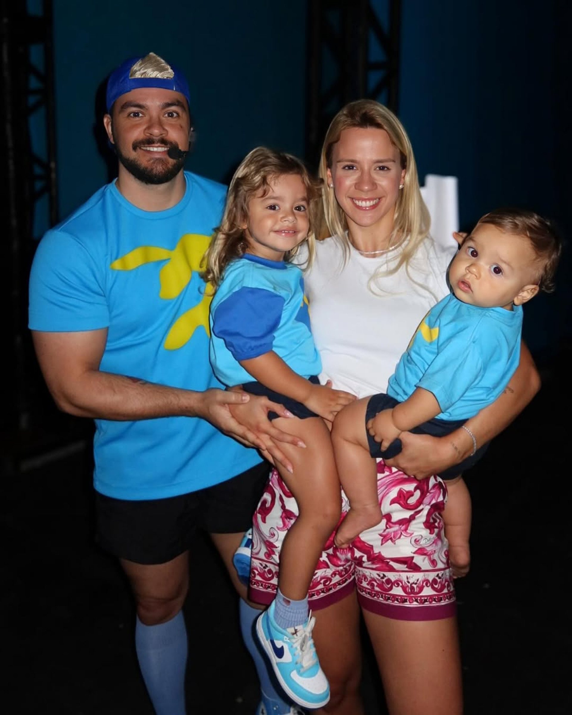Luccas Neto, a mulher Jessi e os dois filhos Luke e Anakin - Reprodução / Instagram 