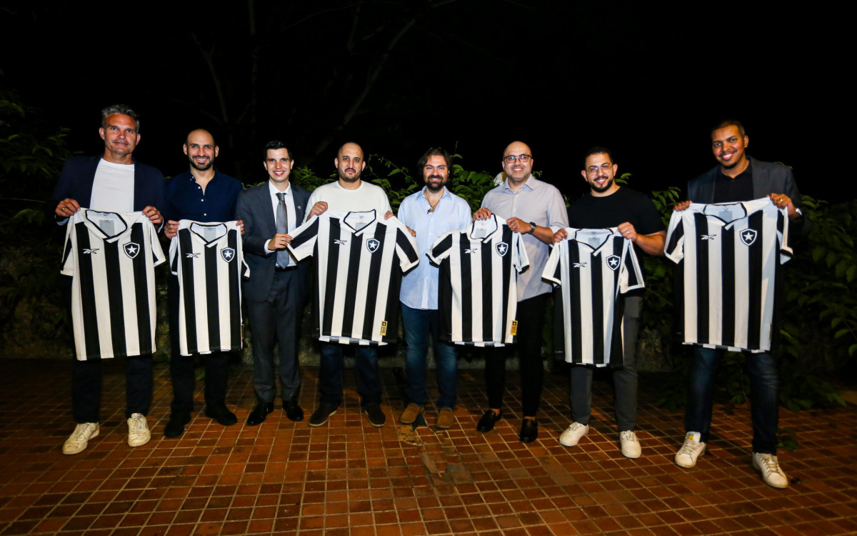 Dirigentes do clube e da SAF do Botafogo  se reuniram com comitiva de representantes da Saudi Pro League, o Campeonato Saudita - Wallace Lima / Botafogo
