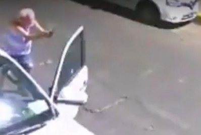 Vídeo: idoso reage a assalto e mata adolescente de 16 anos em Buenos Aires