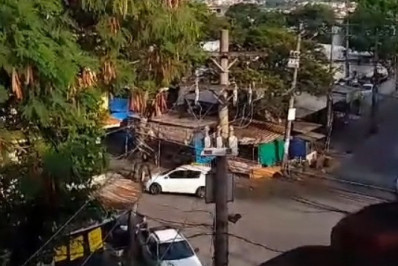 Vídeo: Vila Kennedy vive tarde de horror com troca de tiros entre PMs e bandidos