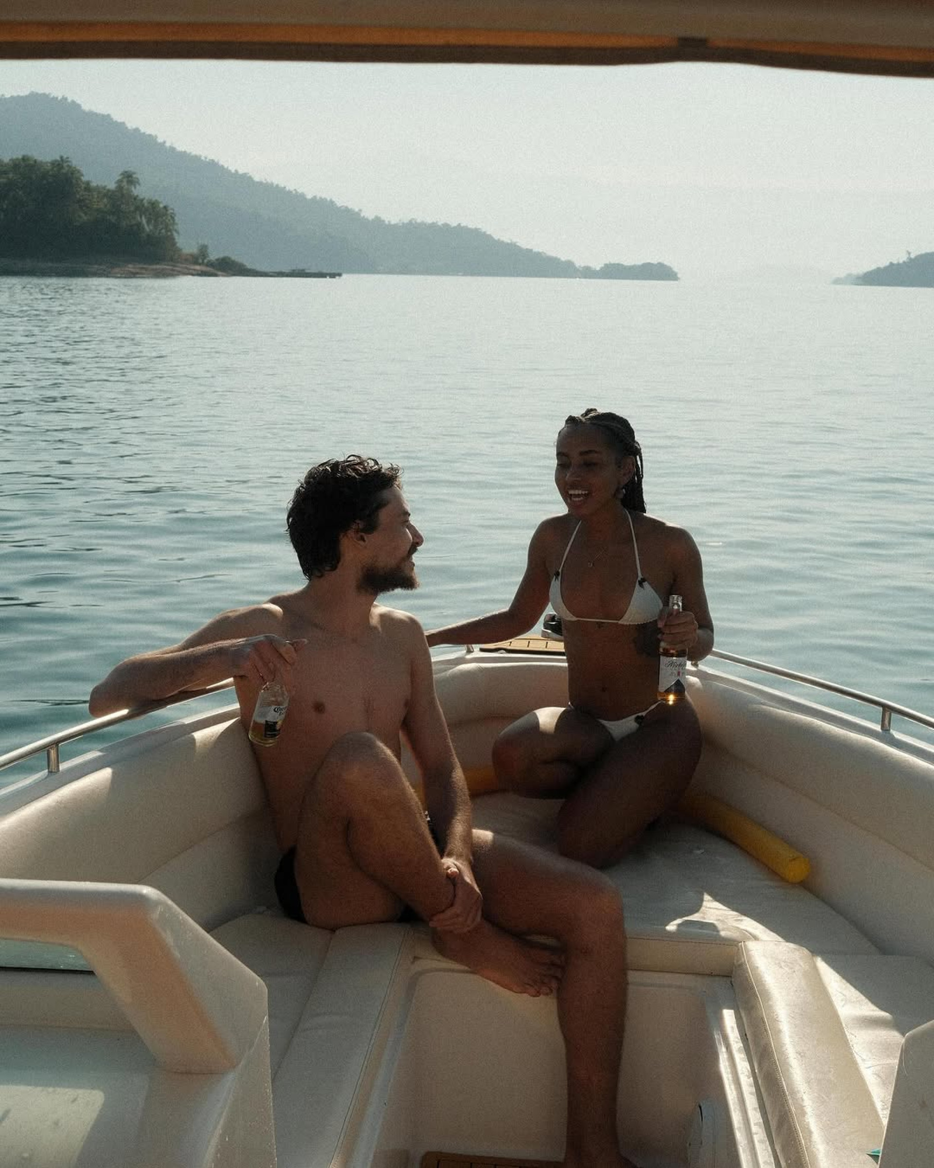 Jaffar Bambirra e Gabz aproveitam passeio de barco - Reprodução / Instagram