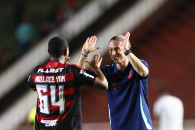 Filipe Luís exalta opções no Flamengo e evita falar em time alternativo: 'Muito forte'