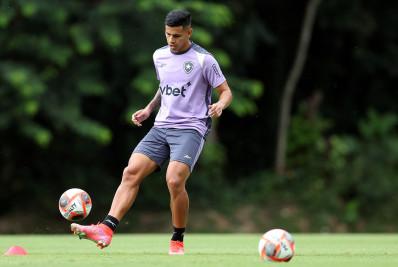 David Ricardo vê o Botafogo como oportunidade da vida: 'Agarrar com unhas e dentes'