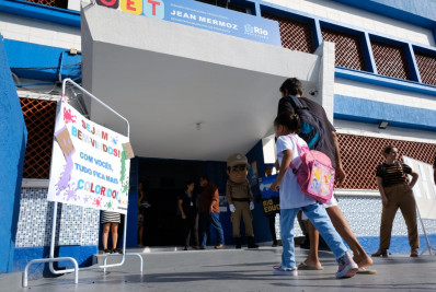 Mais de 650 mil alunos retornam às aulas na rede municipal de ensino