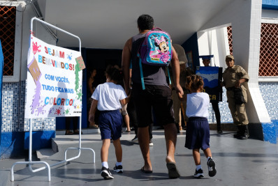 Câmara aprova proposta que proíbe escolas de recusar matrículas