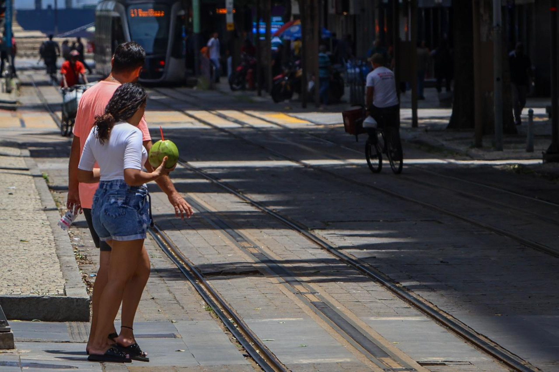 Termômetro marcou 41ºC na Avenida Presidente Vargas - Renan Areias / Agência O Dia