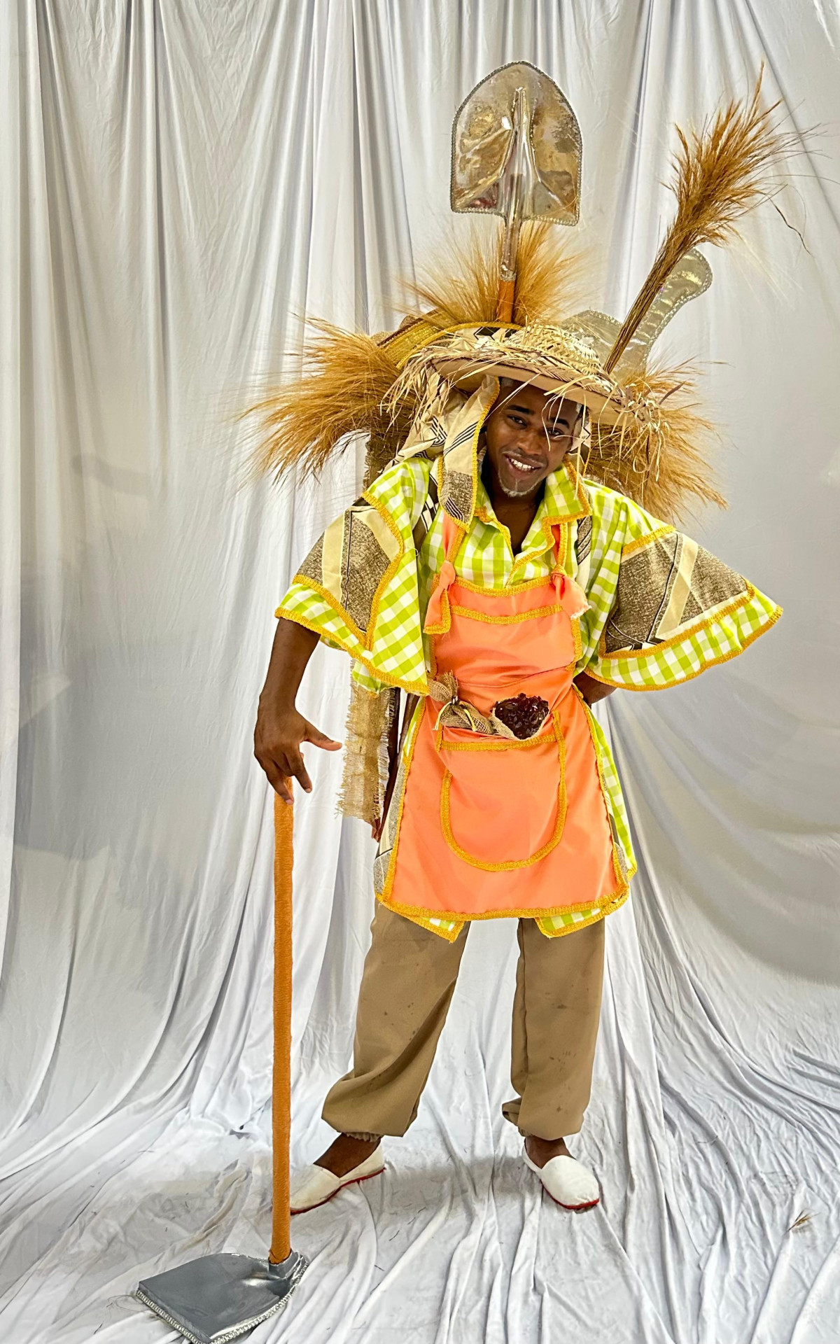 Arranco do Engenho de Dentro tem fantasias à venda na ala 'Arando A Terra - A Luta Por Um Mundo Sustentável' - Divulgação/Arranco do Engenho de Dentro