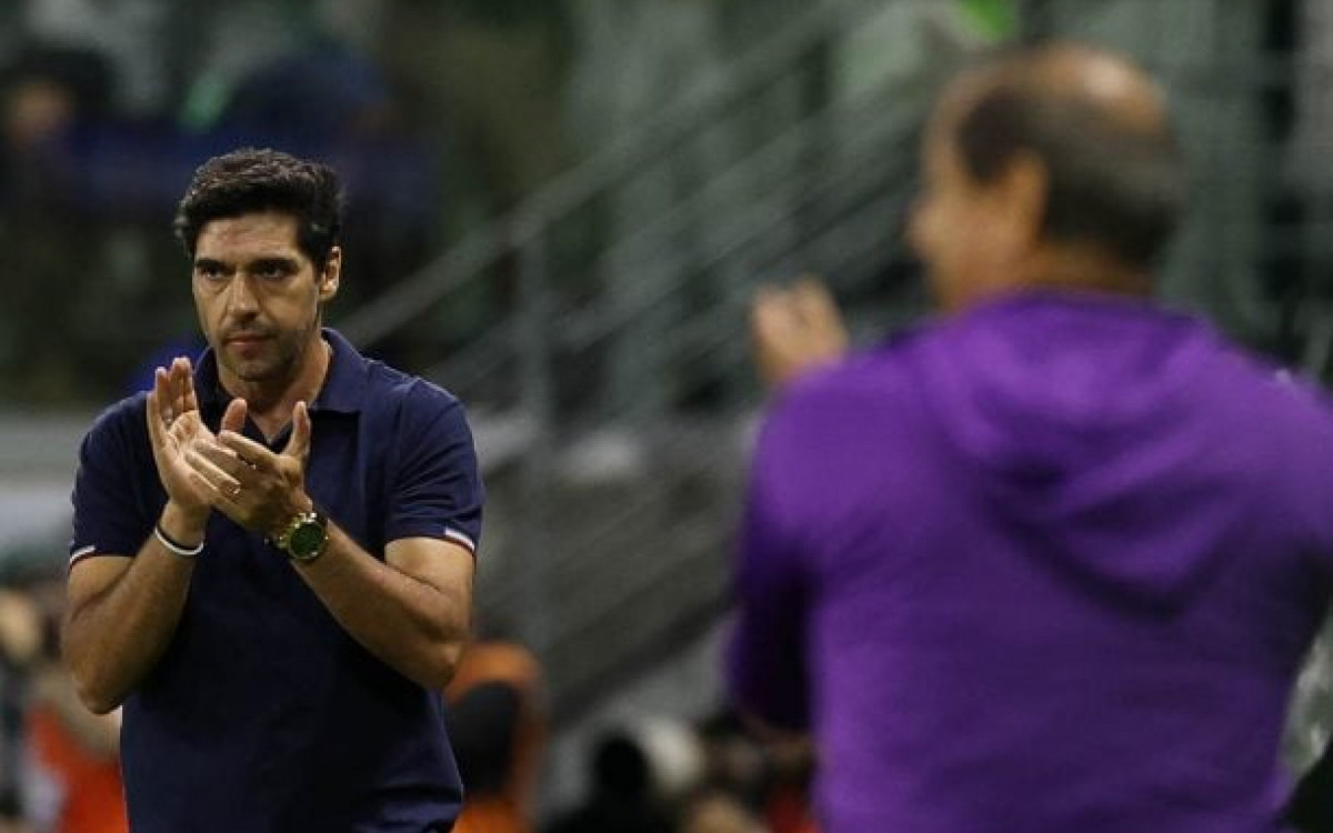 Abel defende Est&ecirc;v&atilde;o ap&oacute;s p&ecirc;nalti perdido: ‘N&atilde;o &eacute; o &uacute;nico que falha’