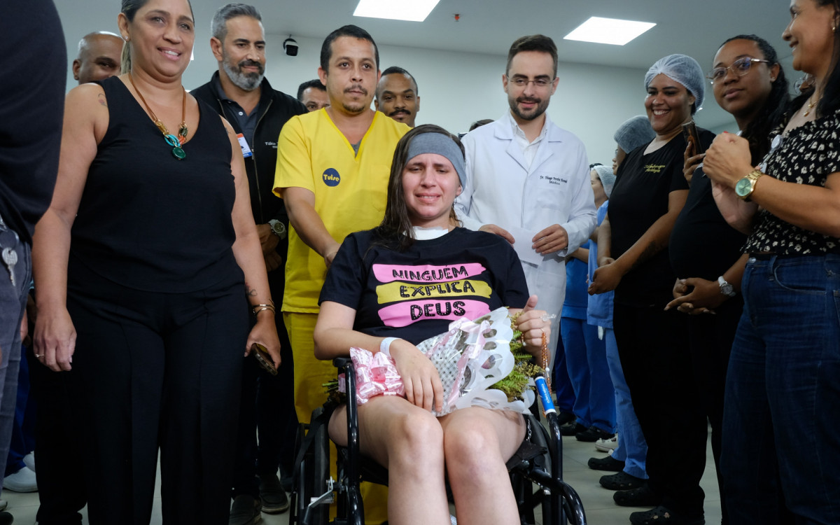 Juliana Leite Rangel teve alta do Hospital Adão Pereira Nunes após ser baleada por agentes da PRF. 