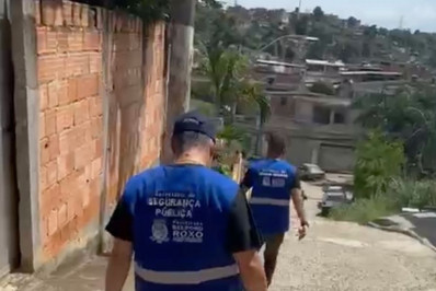 Prefeitura de Belford Roxo e a Polícia Civil interditam fábrica de gelo no Parque São José