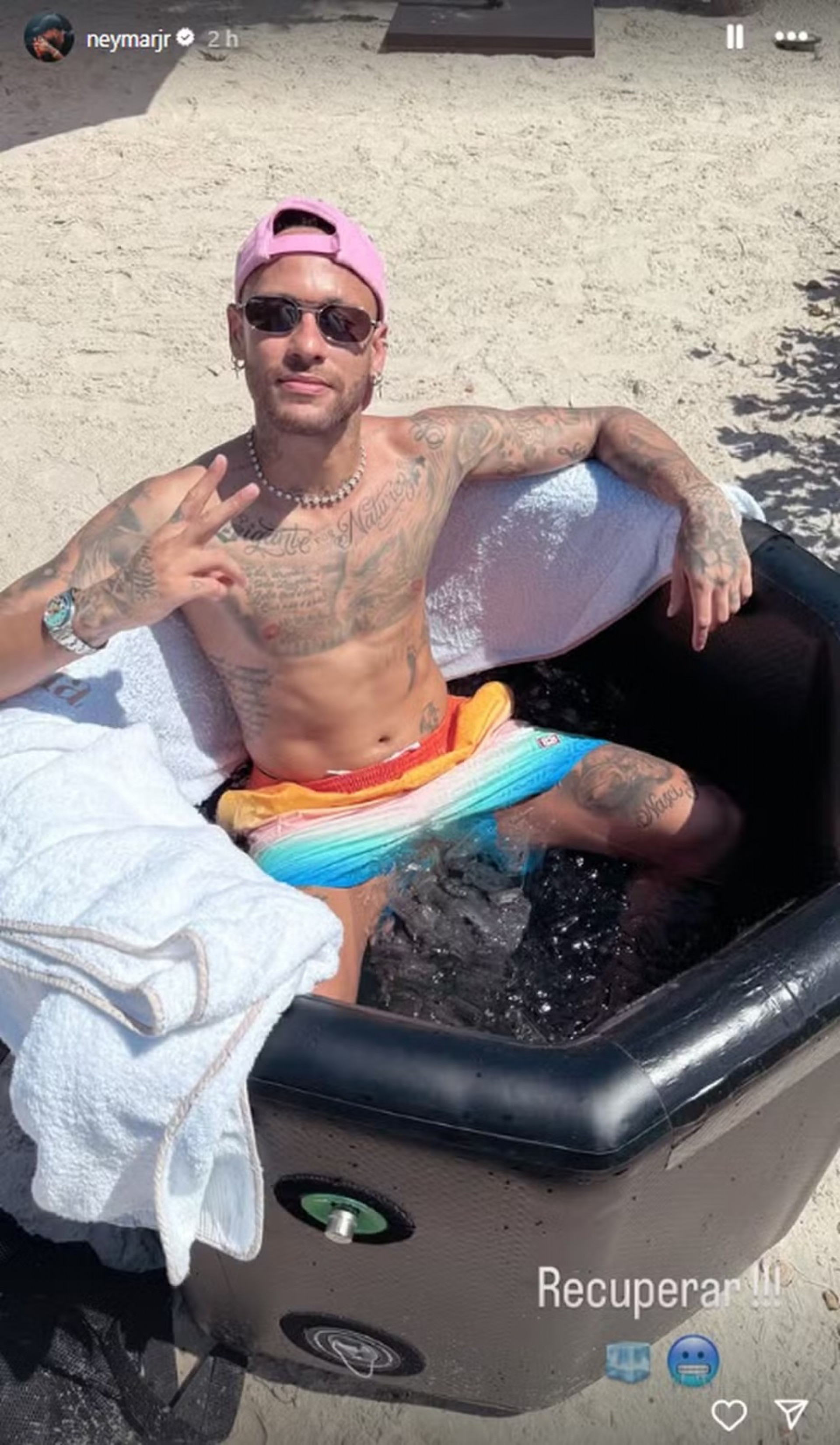 Neymar publica foto em uma banheira de gelo nas redes sociais - Reprodu&ccedil;&atilde;o / Instagram @neymarjr